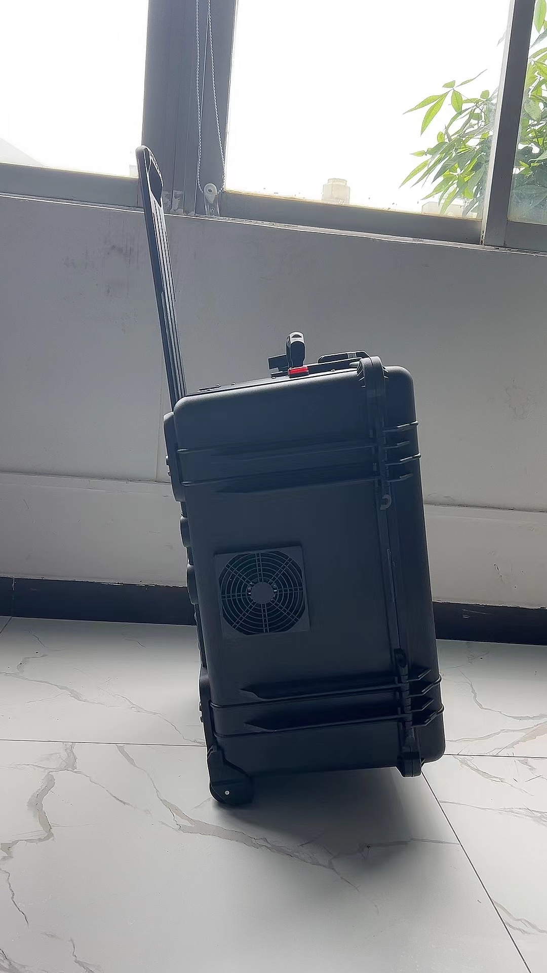 南丰手拉箱型移动通信干扰器